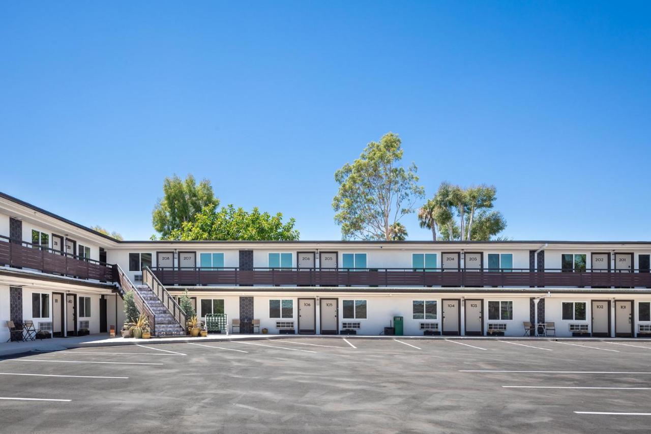 California Inn アナハイム エクステリア 写真