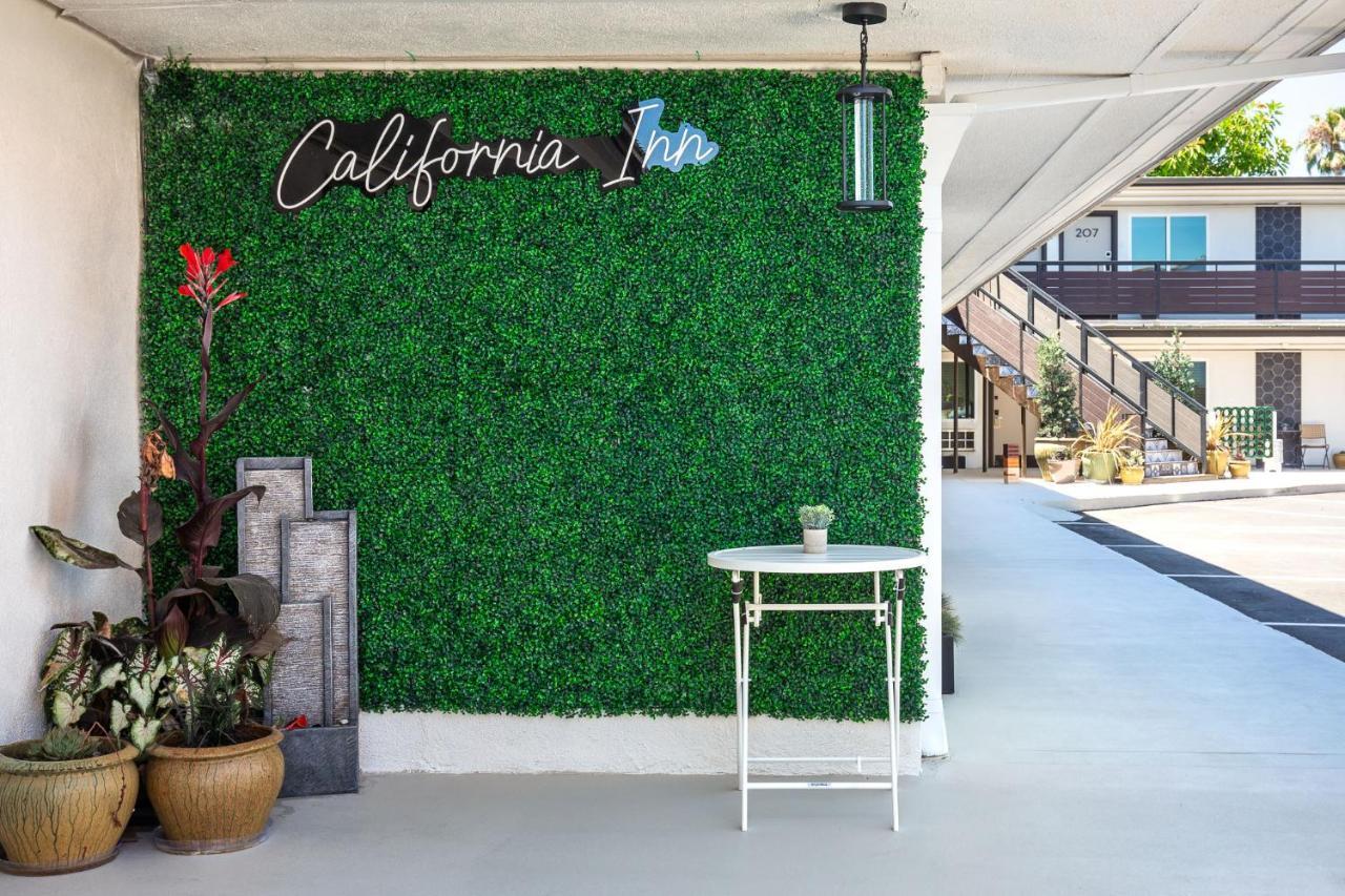 California Inn アナハイム エクステリア 写真